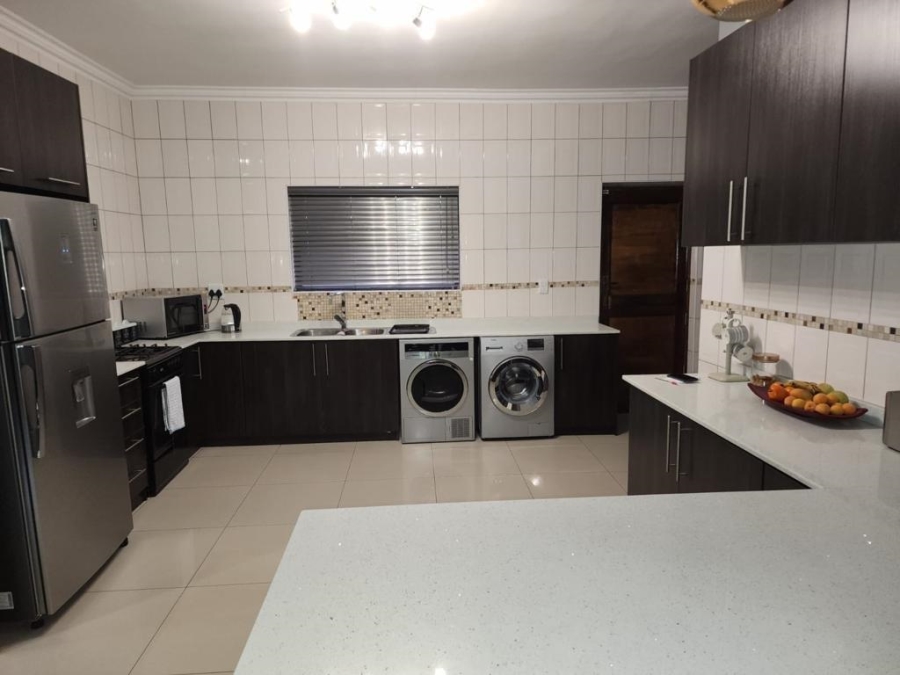 4 Bedroom Property for Sale in Jakarandas Western Cape